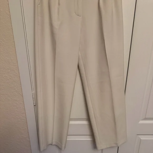 Aritzia Wilfred Effortless Cream Women's Trousers - Picture 7 of 16